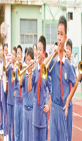 Shenzhen schools welcome students on first day of new academic year